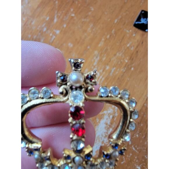 Vintage Made In England Rhinestone Crown Broach Pin Gold Tone - Picture 3 of 5
